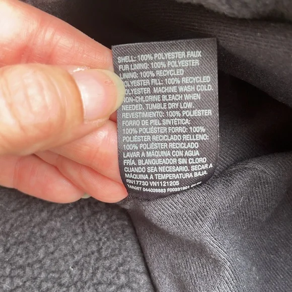 2 brand new winter hats - Picture 14 of 16